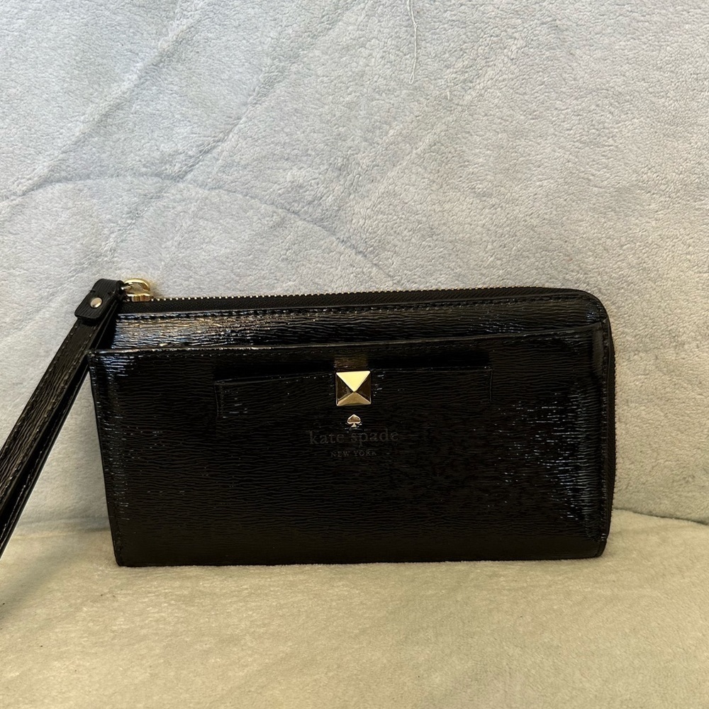$229 Kate Spade Layton Bow Wallet Wristlet.